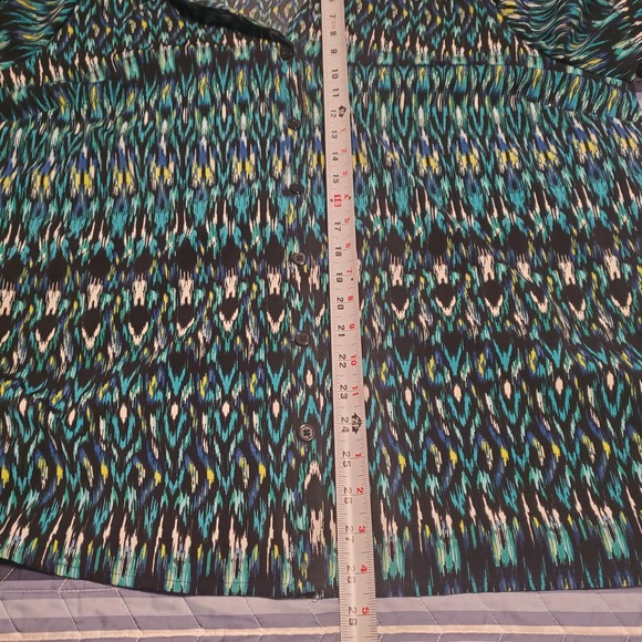 Catherine's 2X (22/24) Lot of 2 Lightweight Tunics Button Star/Geoemetric Print - Picture 14 of 16